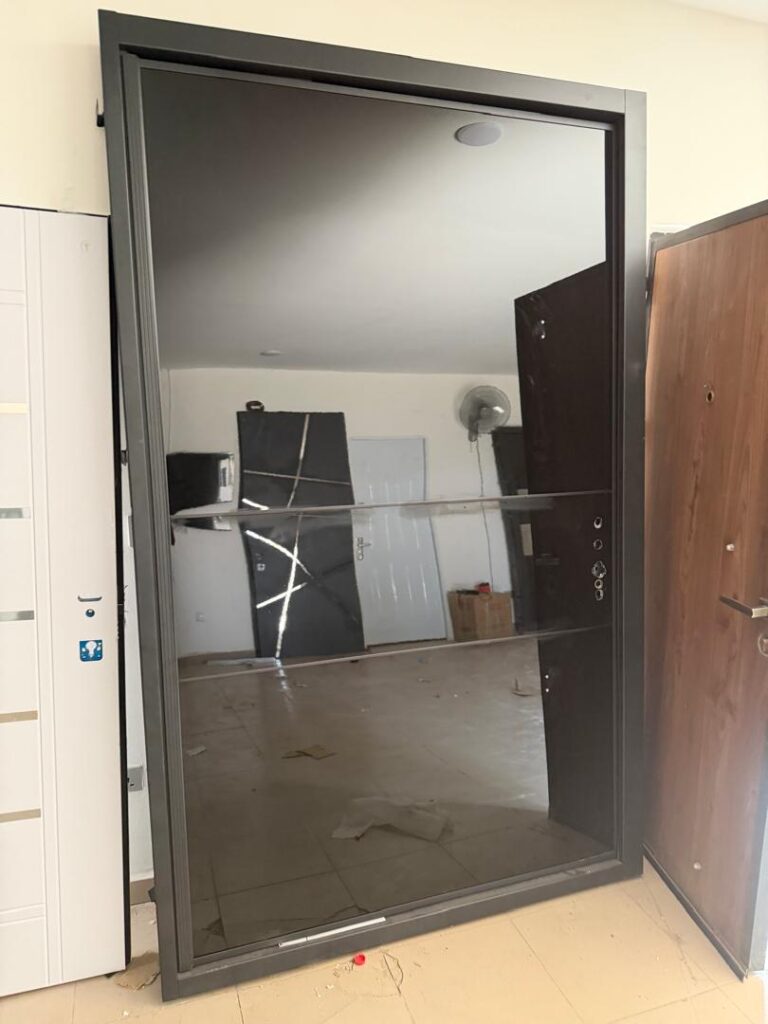 Pivot Luxury Door - Obumek Aluminium