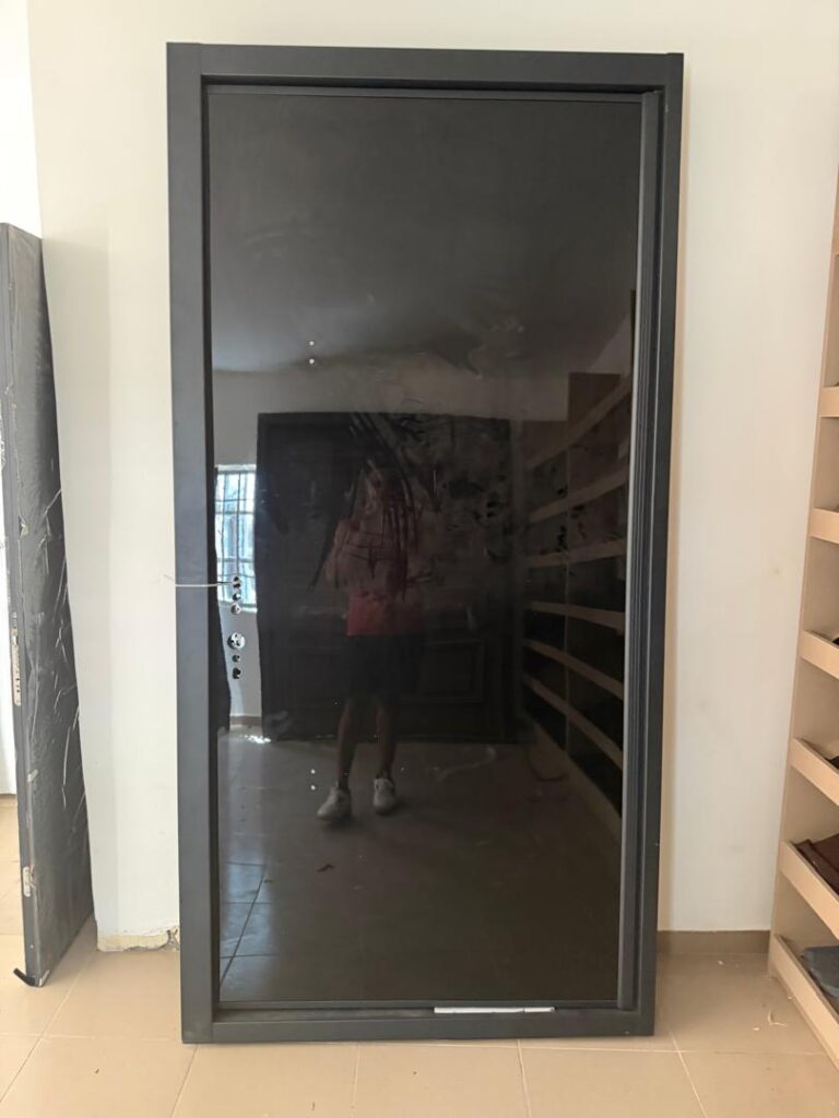 Pivot Doors - Obumek Aluminium