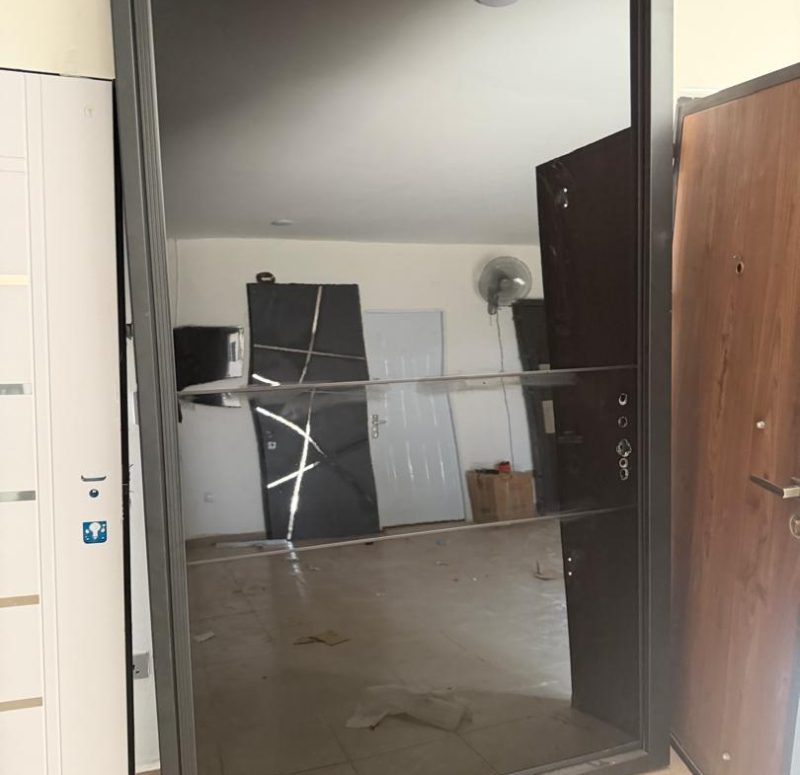 Pivot Luxury Door - Obumek Aluminium